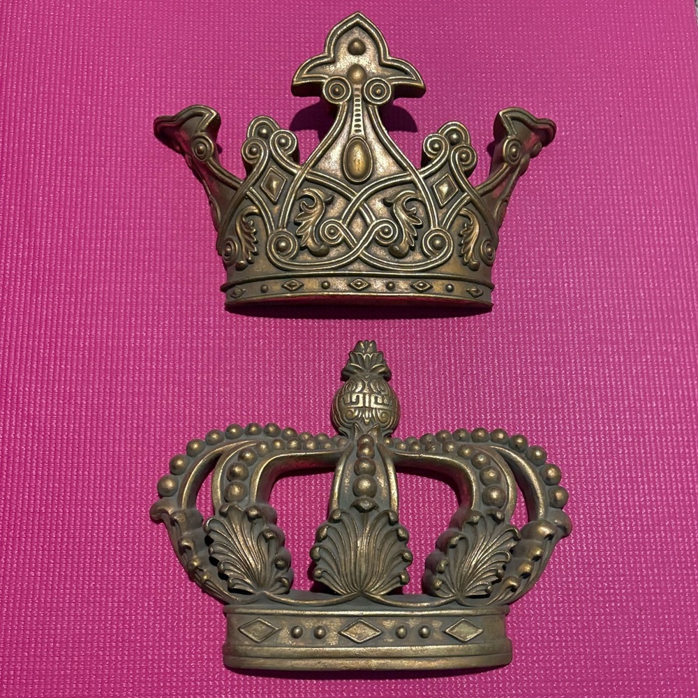 Decorative Gold Crown Wall Accents